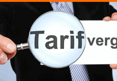 Tarifvergleich mit Lupe – passendes Bild zur Suche nach billigen Stromanbietern